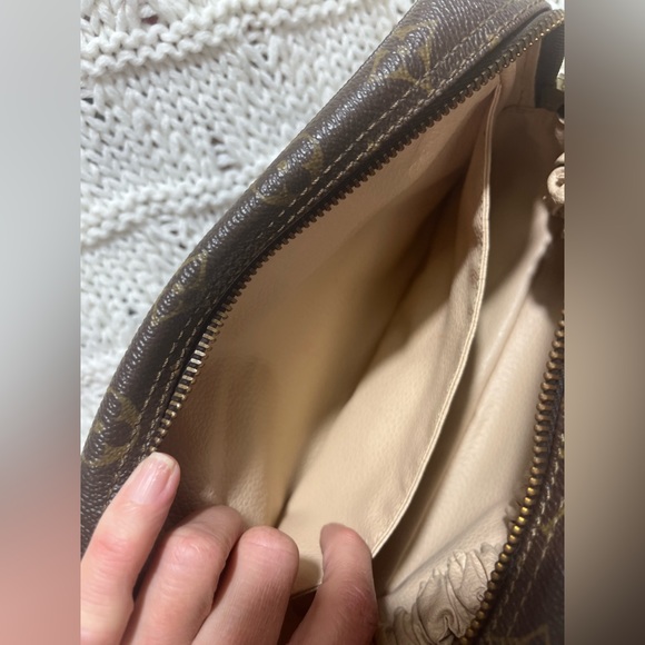 Louis Vuitton Trousse Monogram Bag - Picture 10 of 12